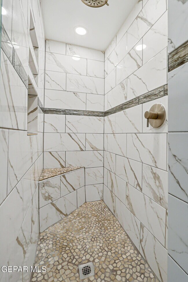 Building Photo - 10164 Dunbarton Dr