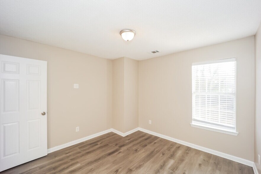 Building Photo - 3661 Colonnade Ct