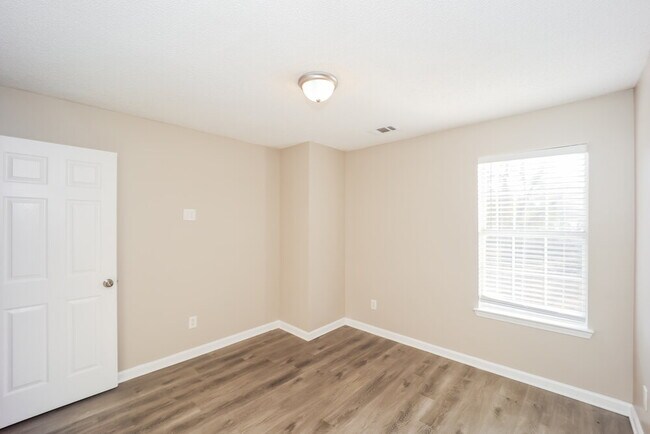 Building Photo - 3661 Colonnade Ct