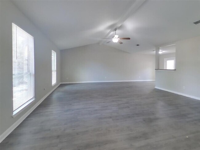 Building Photo - 22023 Singing Spurs Dr