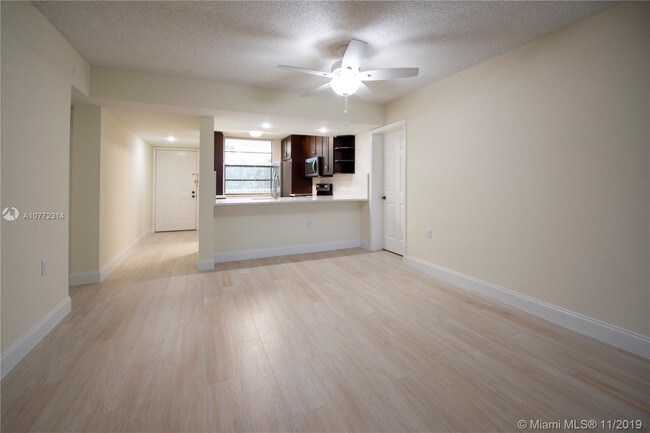 Building Photo - 1713 Whitehall Dr