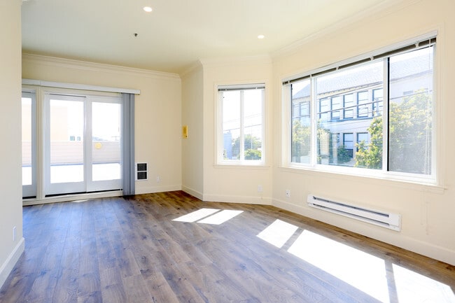 Primary Photo - Balboa Luxury Apartments