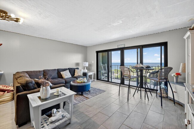 Building Photo - 801 S Ocean Dr