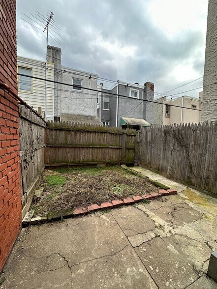 Building Photo - 3185 Tulip St