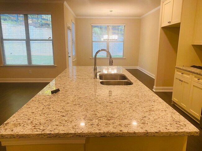 Building Photo - 5985 Arbor Knoll Plz