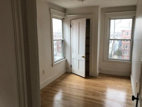 Building Photo - 497 Cumberland Ave