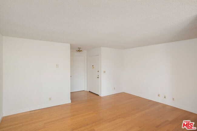 Building Photo - 953 4th St