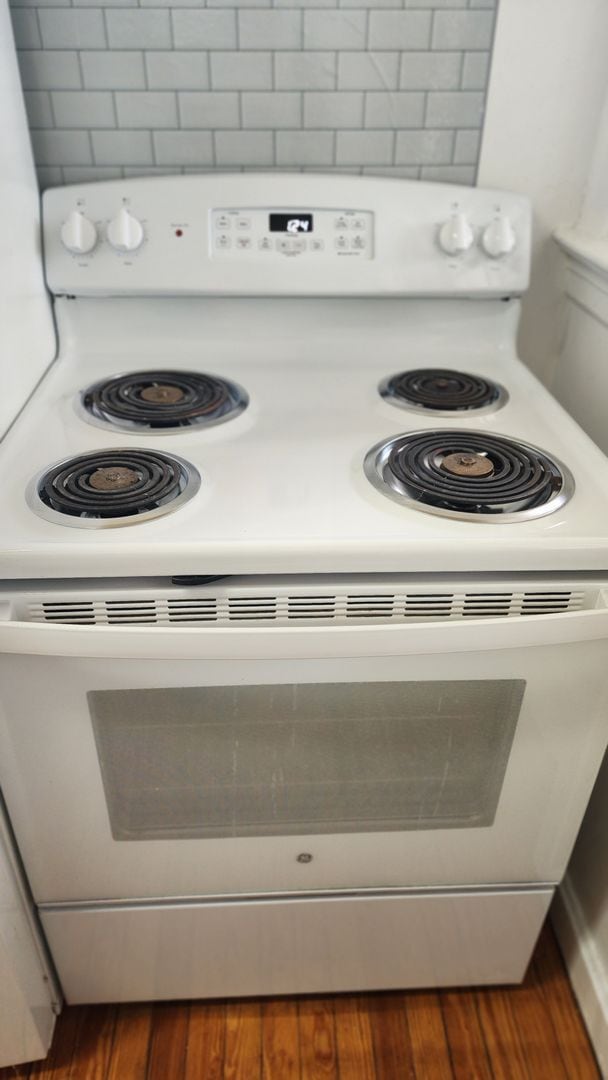 Building Photo - RIV31024