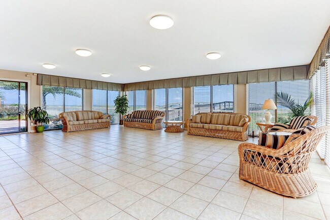 Building Photo - 3215 Jimmy Buffett Mem Hwy