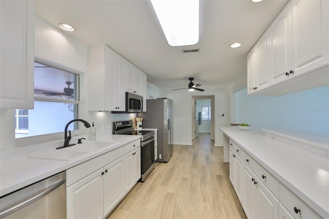 Building Photo - 6145 1st Ave N