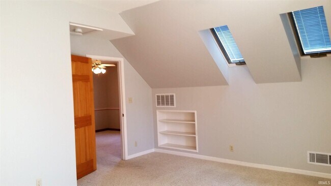 Building Photo - 2939 Woodside Ct