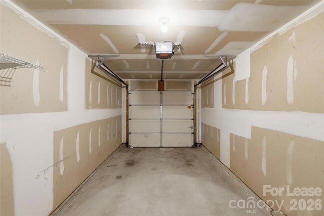 Building Photo - 8144 Christmas Ct