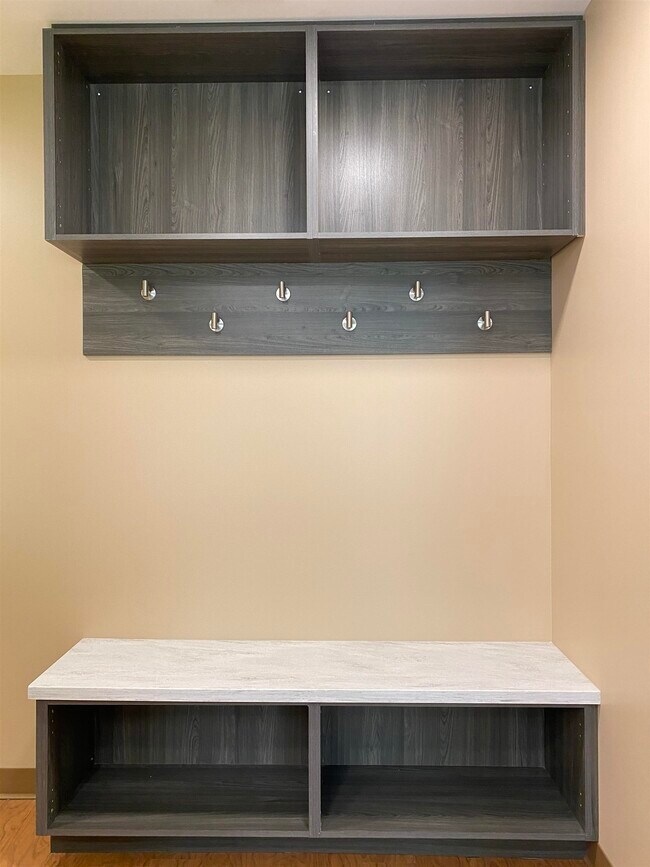 Building Photo - 83 Hanover St