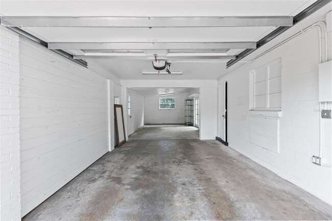 Building Photo - 4009 W San Rafael St