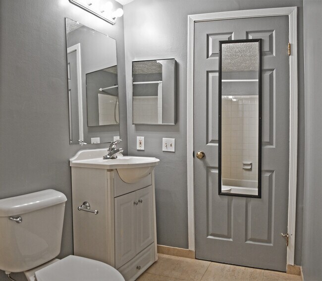 Building Photo - Demetrias Place