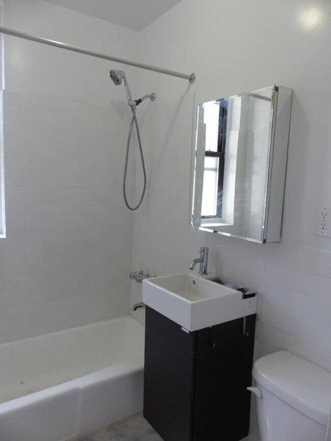 Building Photo - 1 bedroom in NEW YORK NY 10024