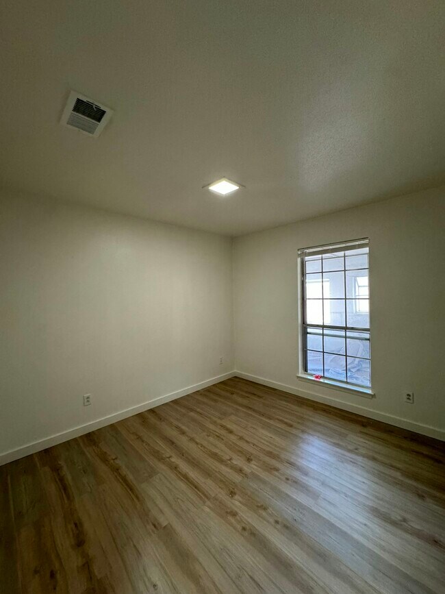 Building Photo - 3825 Old Faithful Ct