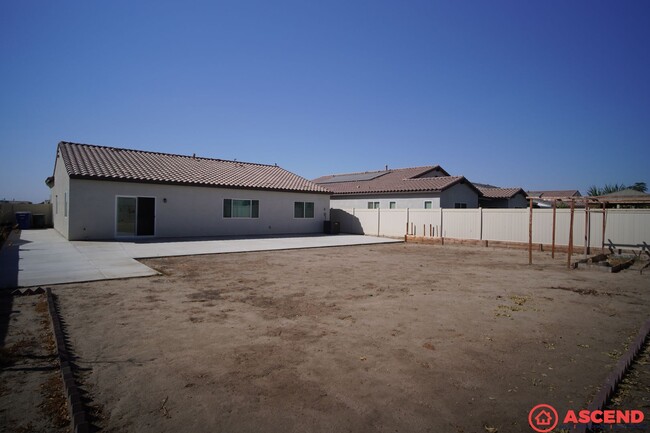 Building Photo - Dazzling Home near Independence High School!