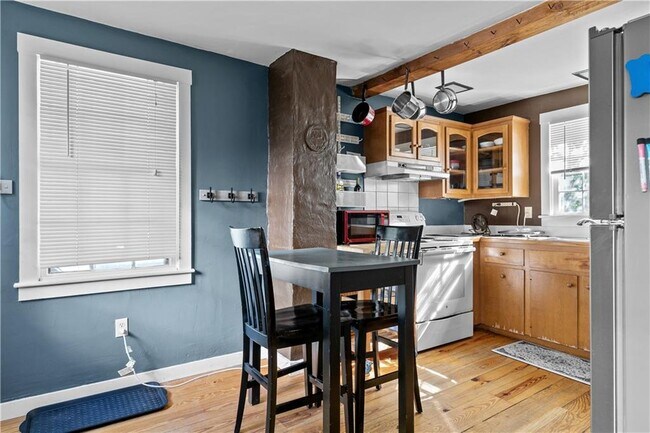 Building Photo - 26 Perry St