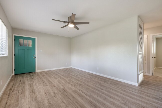 Building Photo - 1513 Braes Ridge Dr
