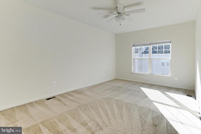 Building Photo - 210 Apsley Terrace