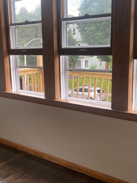 living looking into balcony - 2550 N 45th St
