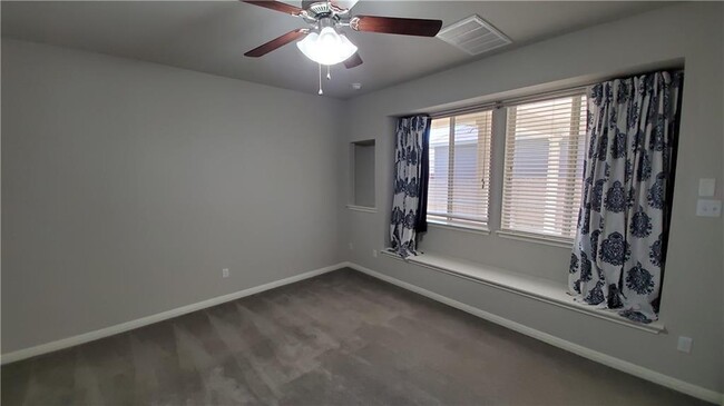 Building Photo - 524 Palmilla St