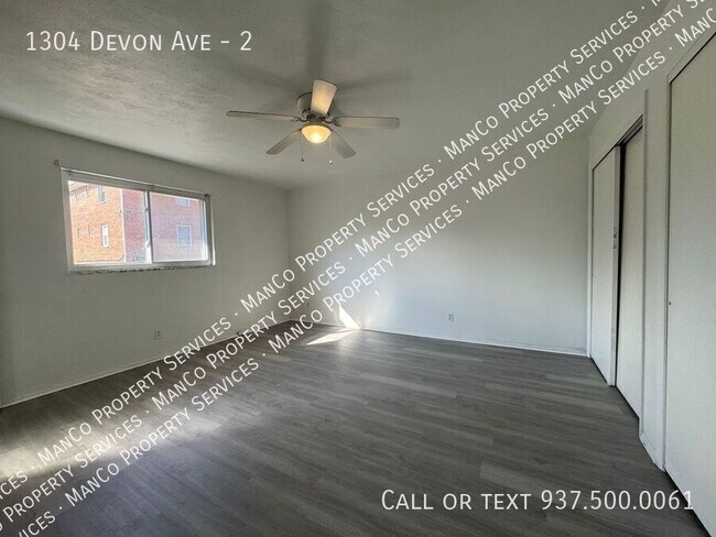 Building Photo - 1304 Devon Ave