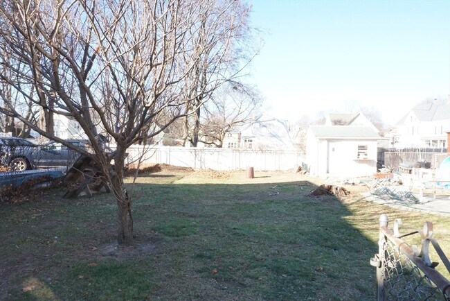 Building Photo - 76 4th Ave