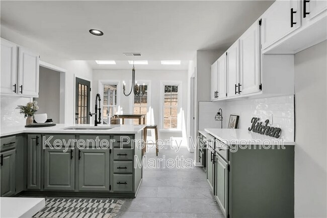 Building Photo - 991 Gentry Ln