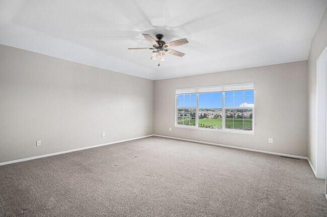 Building Photo - 4 bed/4 bath, Three Story Home Backing to ...