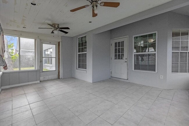 Building Photo - 10957 Norcross Cir
