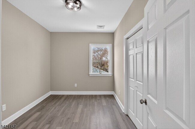 Building Photo - 378 Grand St