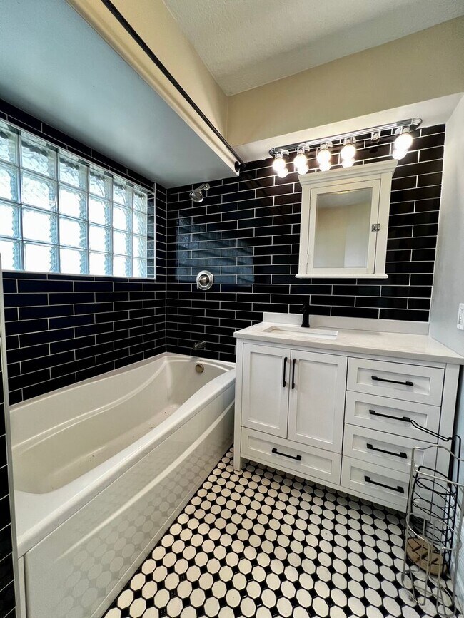 Building Photo - Non-Refundable & Security Deposit Total: $3000.00