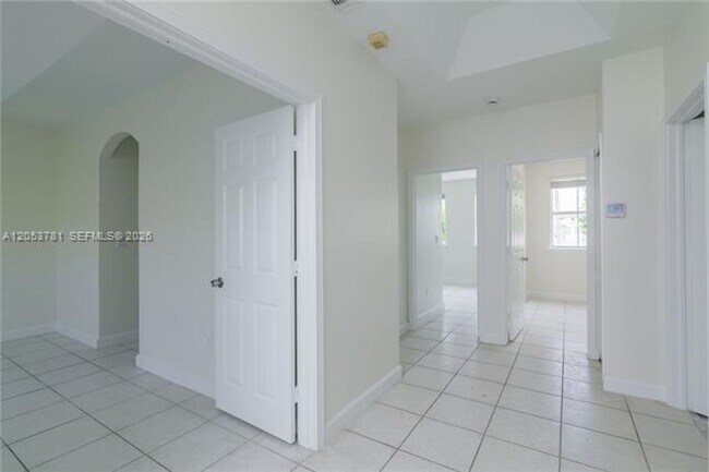 Building Photo - 3126 NW 101st Ct