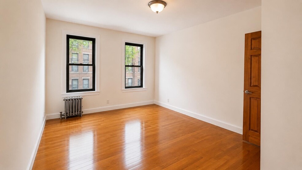 Building Photo - 30 Dongan Pl