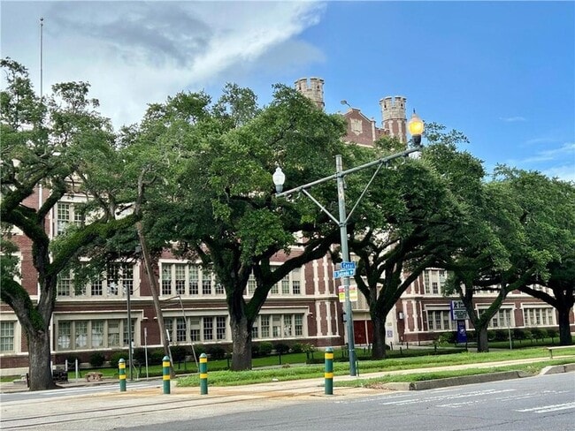 Building Photo - 3102 Canal St