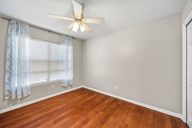 Building Photo - 2229 Lookout Landing