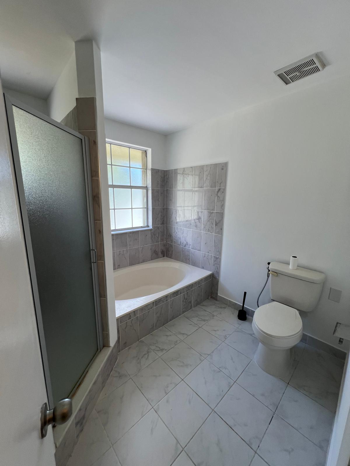 Building Photo - 1060 SW 111th Way