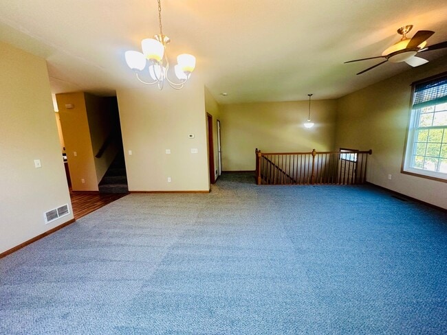 Building Photo - Gorgeous 4 Bedroom/3.5 Bath Luxury Townhom...