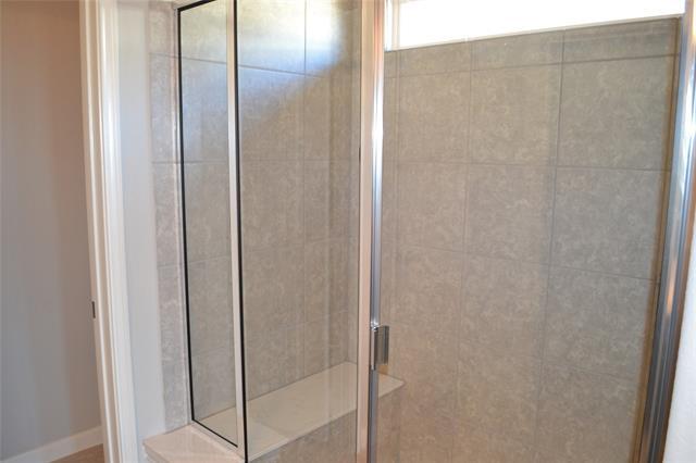 Building Photo - 5090 Royal Springs Dr