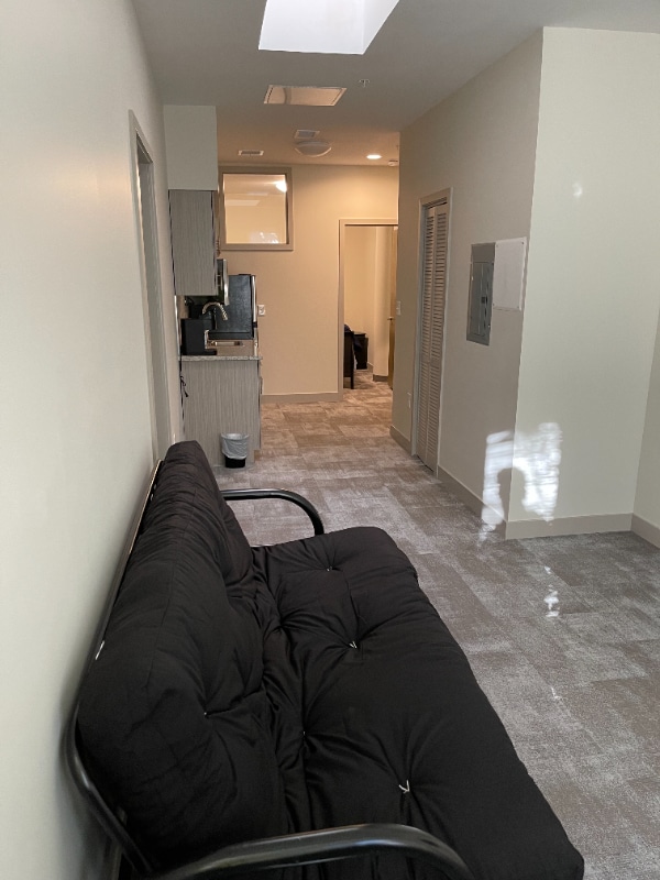 Building Photo - 1417 W 9th St