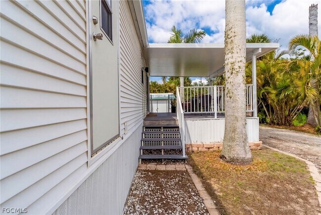 Building Photo - 7270 Pinehurst Rd