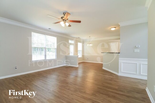 Building Photo - 2165 Rindle Dr