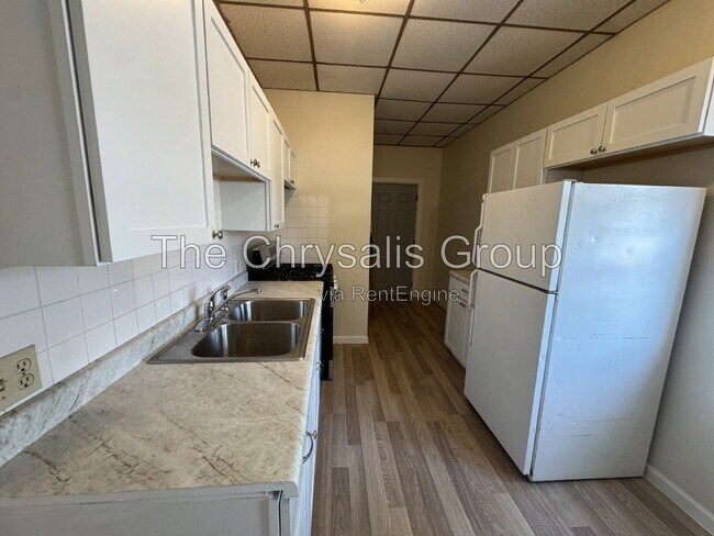 Building Photo - 1725 Crosat St