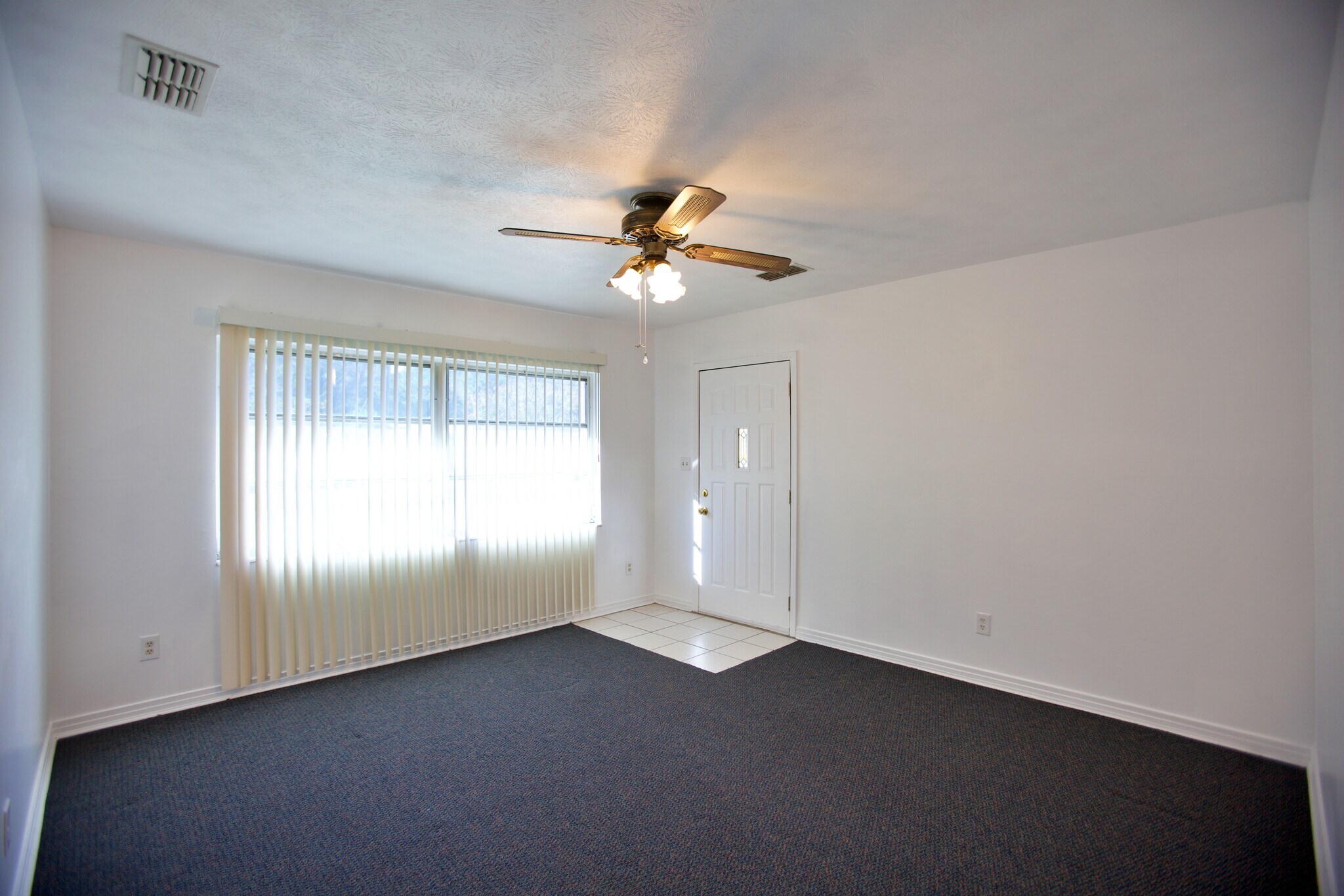 Building Photo - 1000 Hibiscus St
