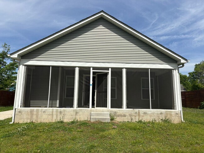 Building Photo - Ranch home in Charlotte , NO HOA