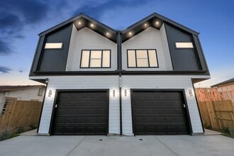 Building Photo - 8533 Amadwe St