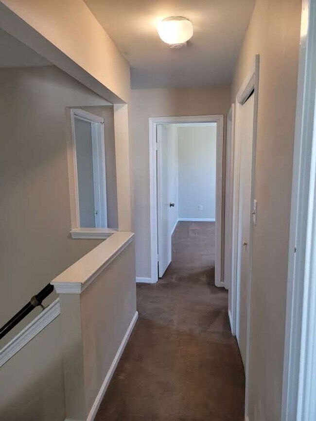 Building Photo - Ocean Lakes Single Family Home Ready for Move In!