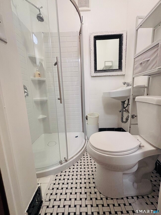 Building Photo - 324 Curtis St